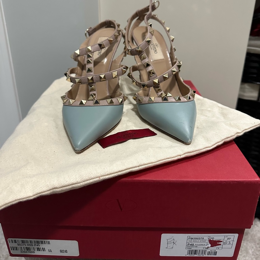 Valentino Garavani Rockstud Caged Pump (37)